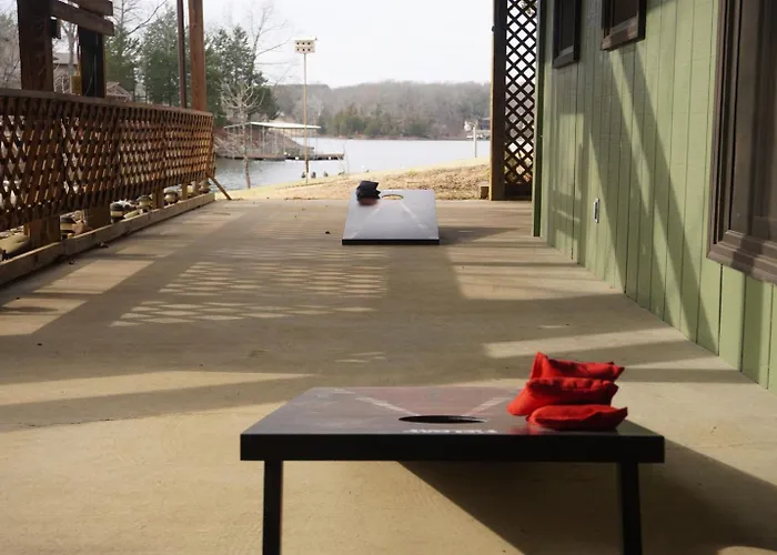 Hébergement de vacances Stylish 4br Lakefront W Hot Tub Marion